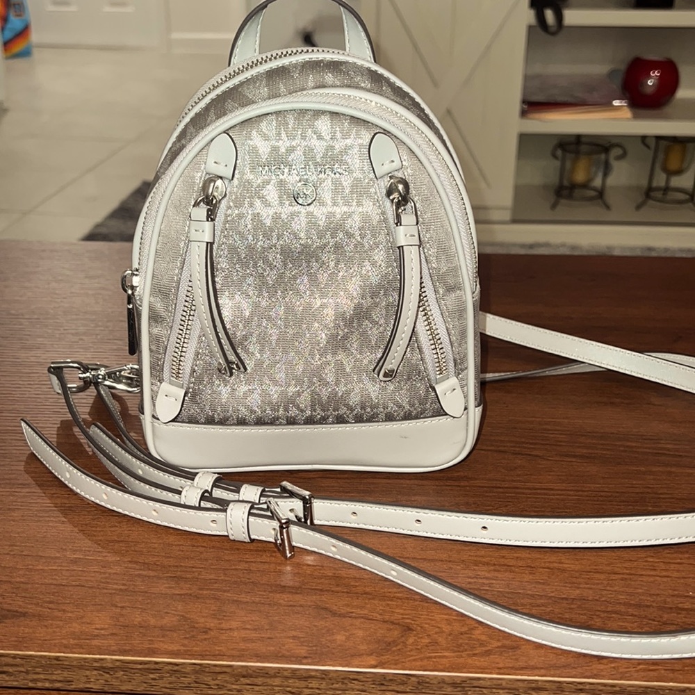 Like new MICHAEL KORS mini backpack/crossbody/handbag
